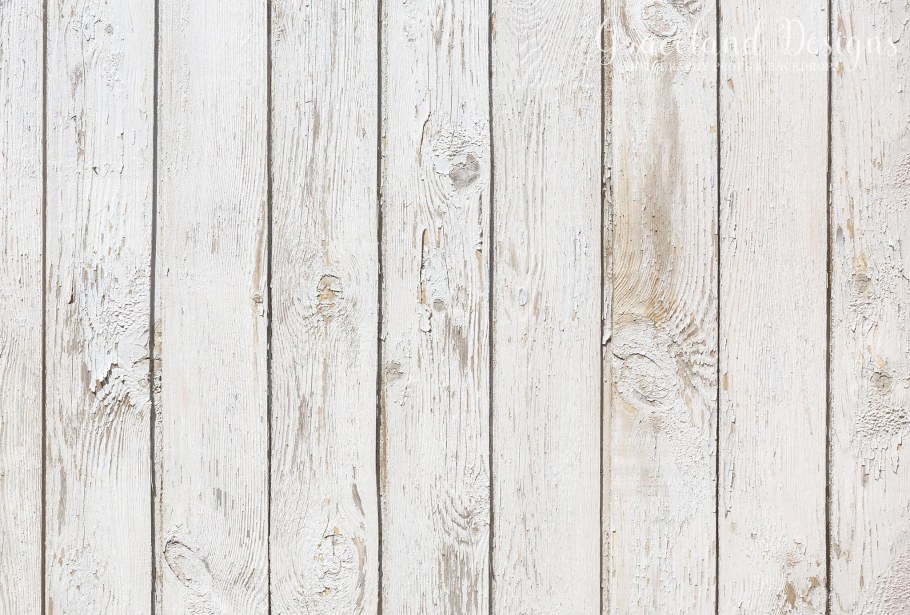 Вертикальные деревяшки Покрашенные в белый