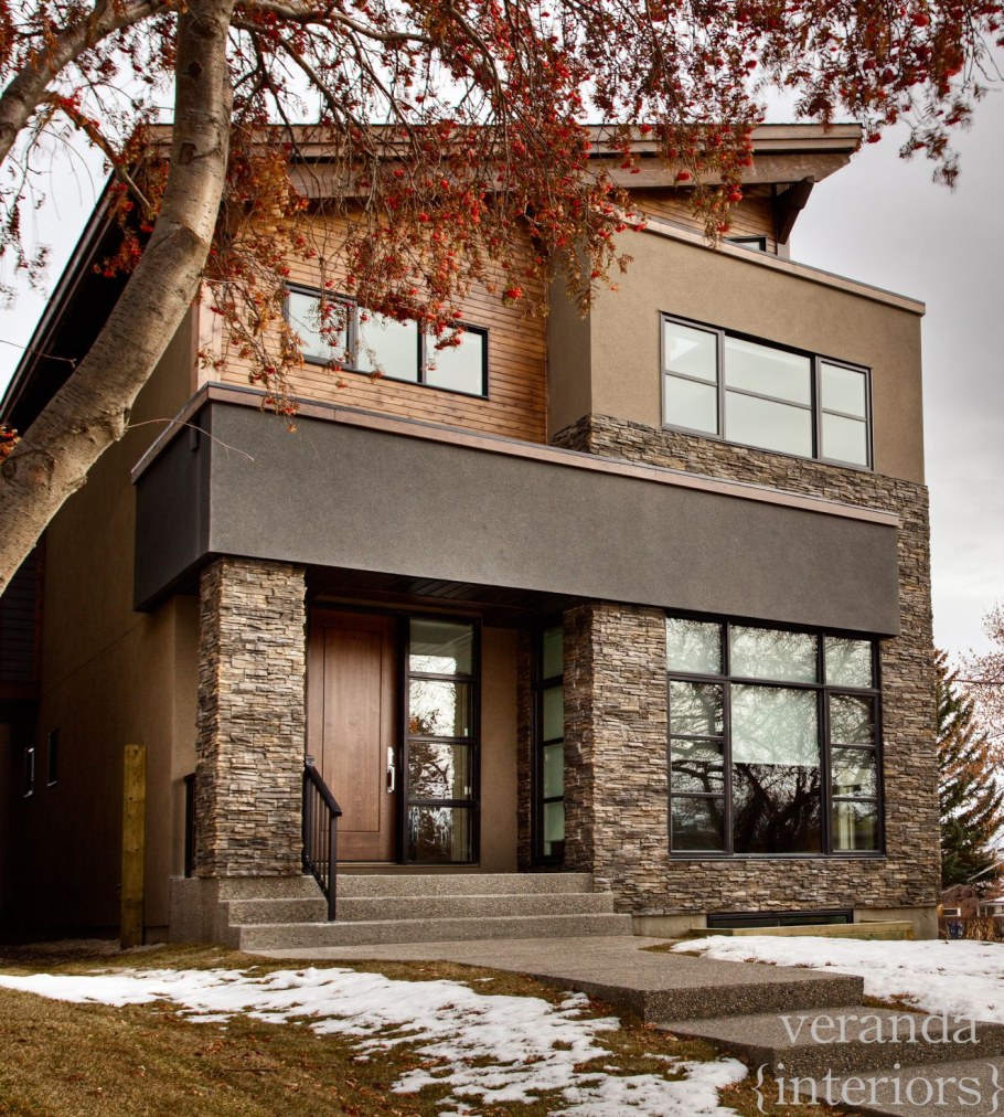 Двухцветные фасады домов