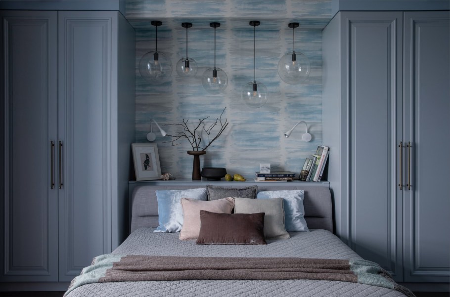 Серо голубой шкаф