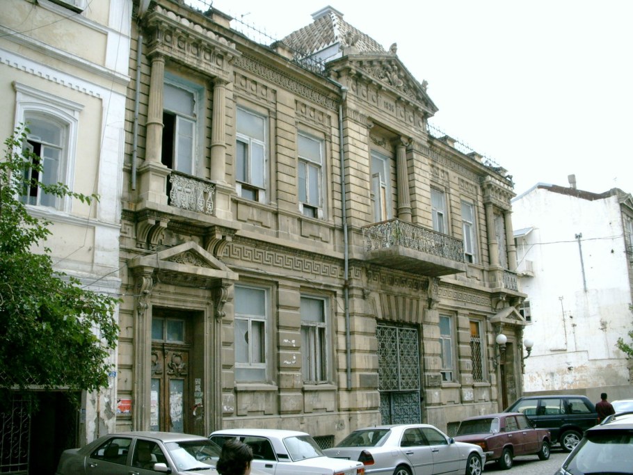 Баку ул Мамедалиева 4