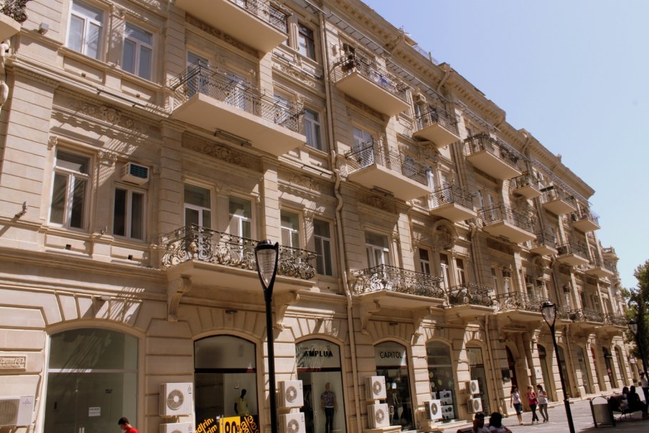 Баку улица Низами 109