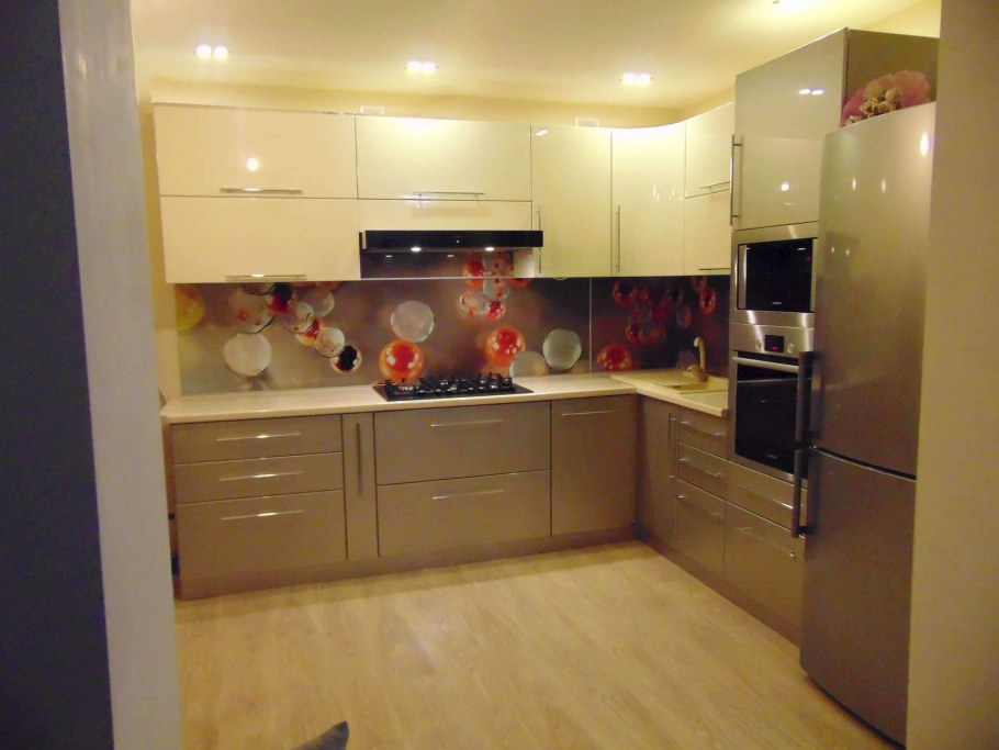 Кухня ваниль капучино глянец