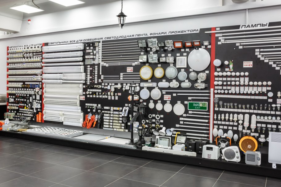 Витрина магазина электротоваров