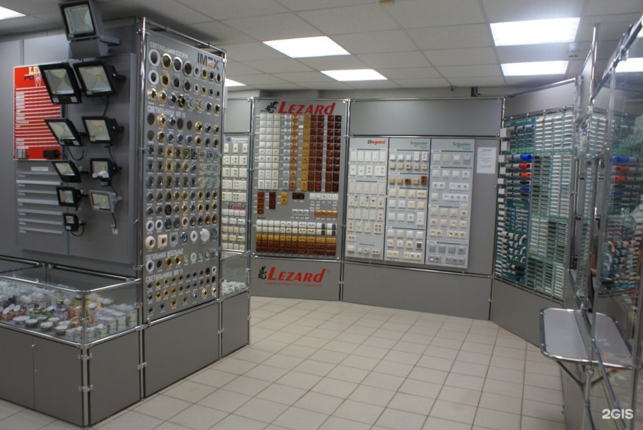 Витрина магазина электротоваров