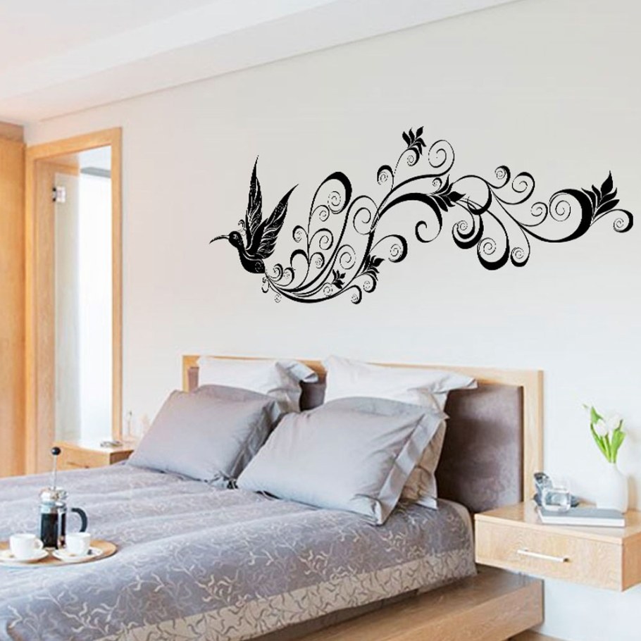 Украшение на стену в спальню