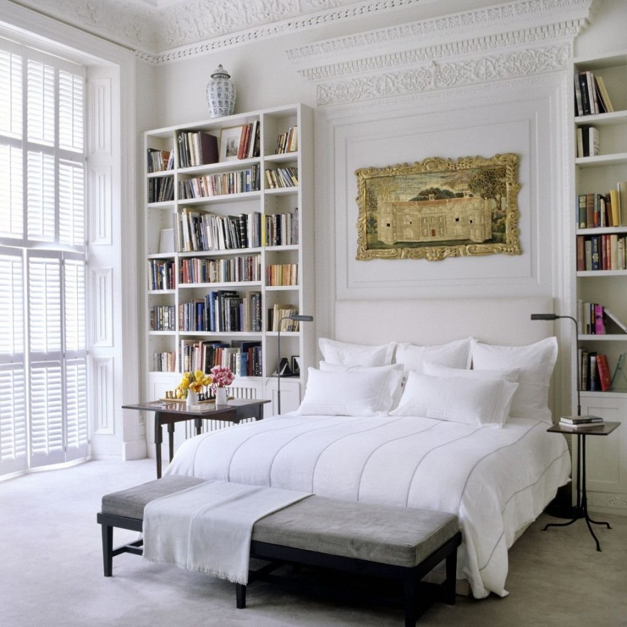 Библиотека в спальне