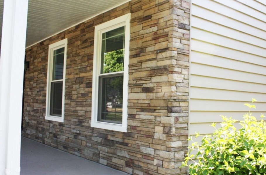 Сочетание сайдинга и камня