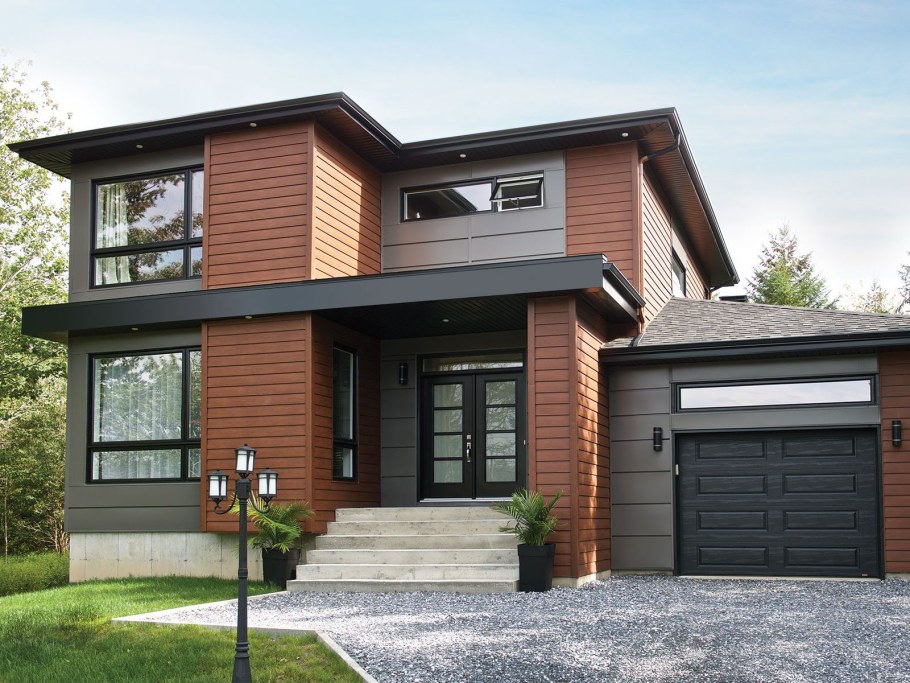 Отделка фасада кирпичом и деревом