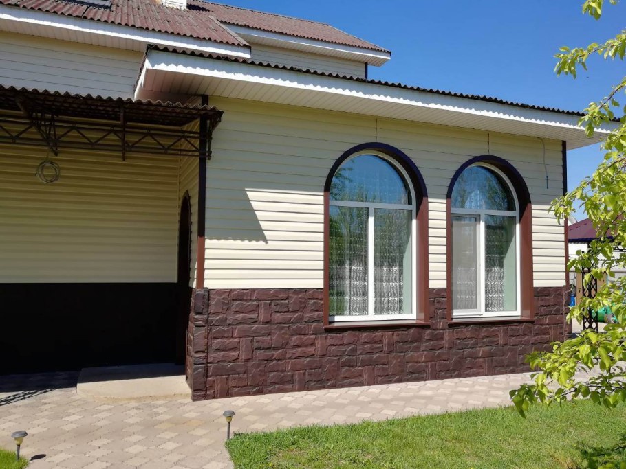 Фасад комбинированный сайдинг и панели