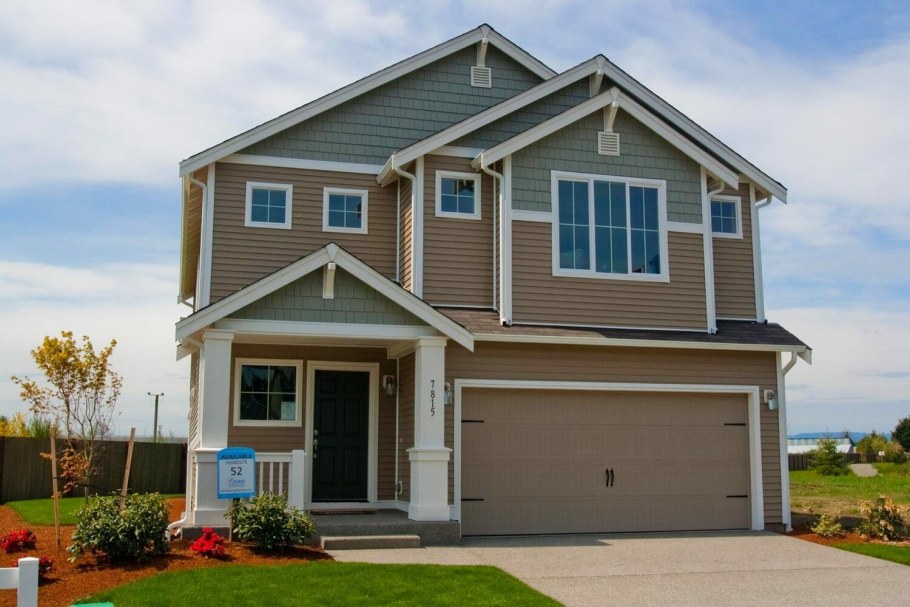 Отделка фасада сайдингом