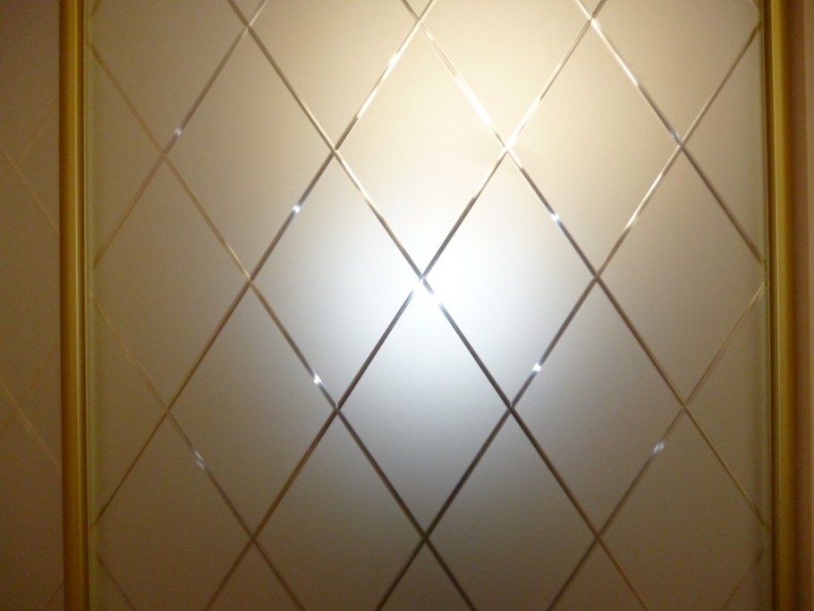 Зеркало с гравировкой ромбы для про100