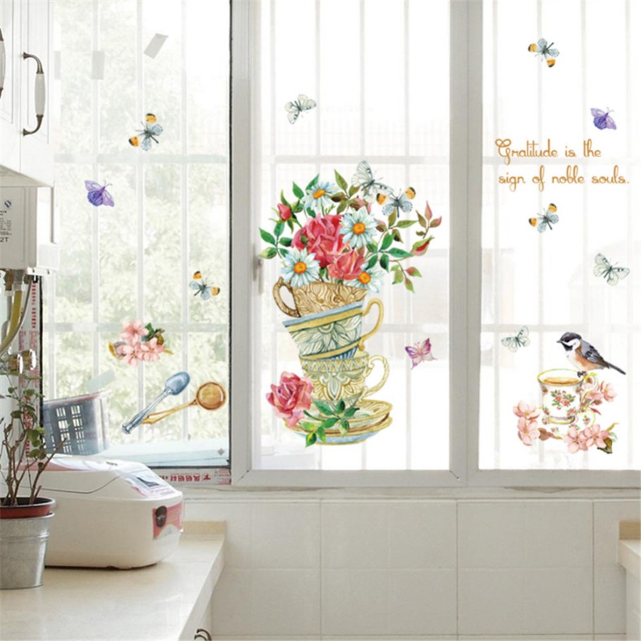 Декор стены на кухне