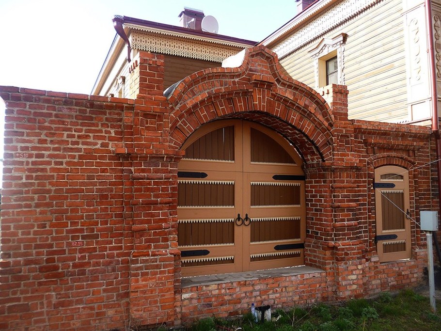 Кирпичные ворота Уткино
