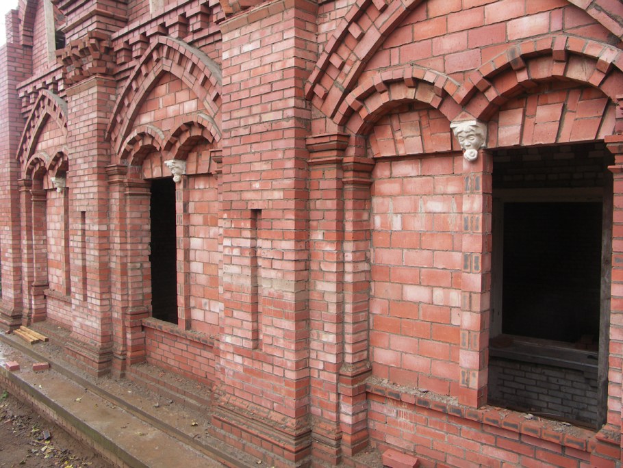 Старые здания из кирпича