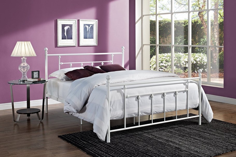Металлическая кровать белая местра
