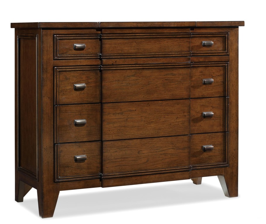 Комод коричневый классика