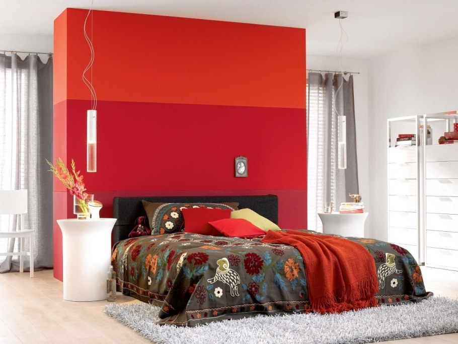 Красно-оранжевая спальня