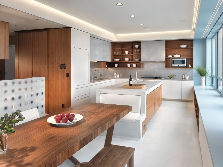 Кухня с элементами дерева