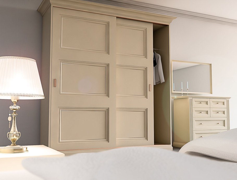 Шкаф бежевый в спальню классика
