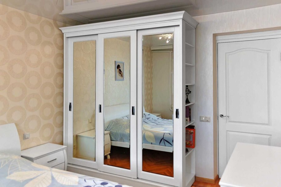 Шкаф купе классика белый