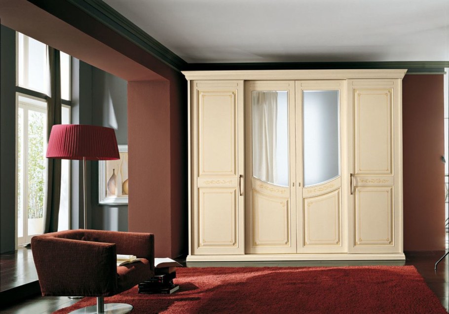 Шкаф купе в классическом стиле