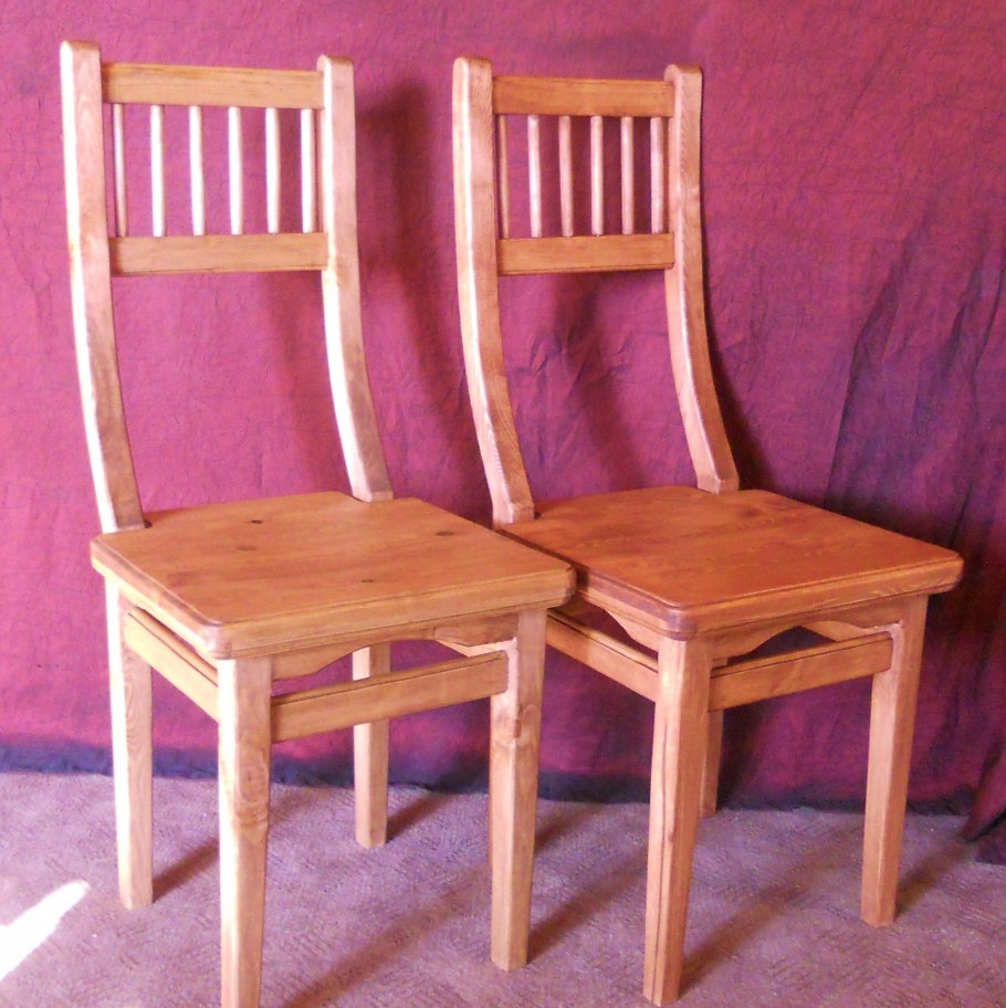 Стулья из дерева