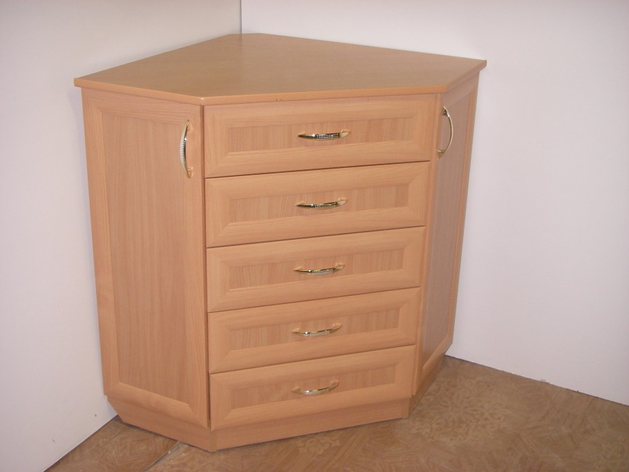 Угловой комод для спальни с выдвижными ящиками