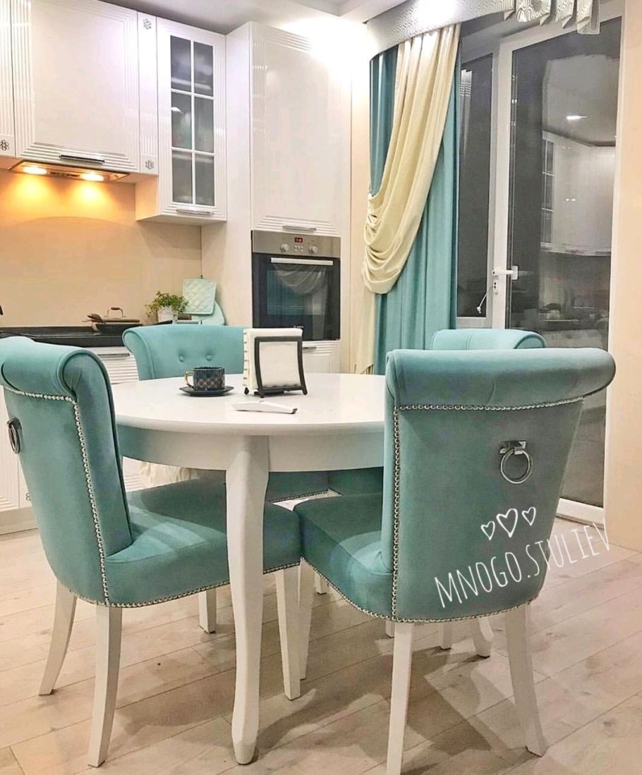Бирюзовые стулья для кухни