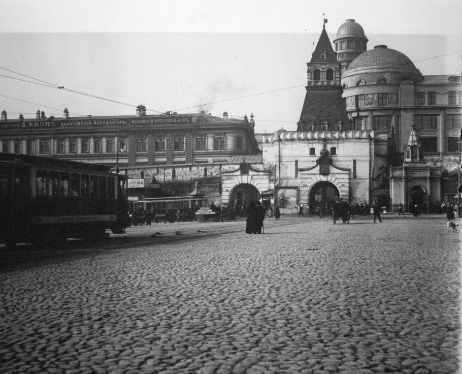 Ильинские ворота в Москве