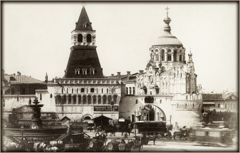 Владимирские ворота на Лубянской площади