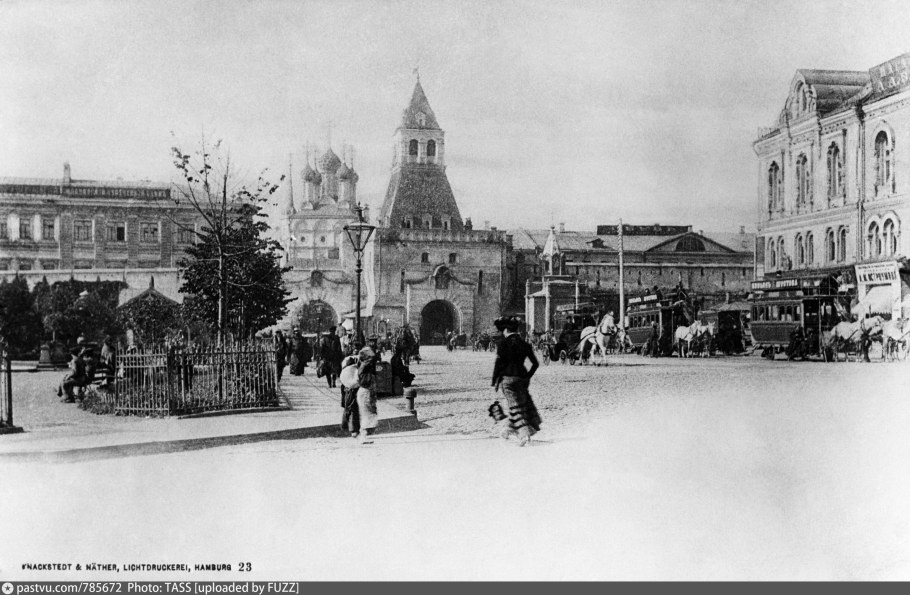Площадь Ильинские ворота в Москве