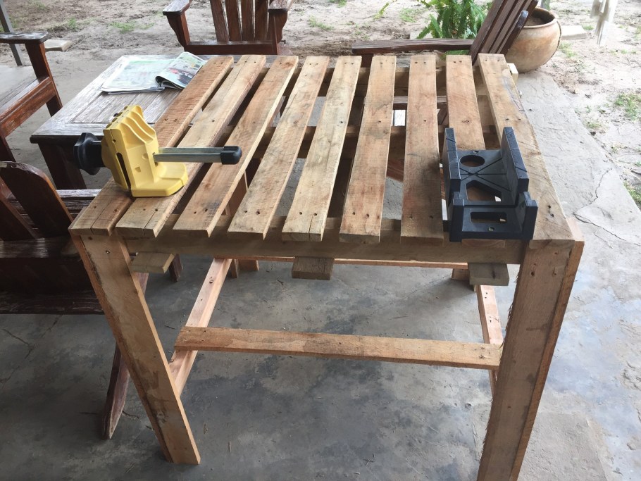 Столярный верстак из поддонов