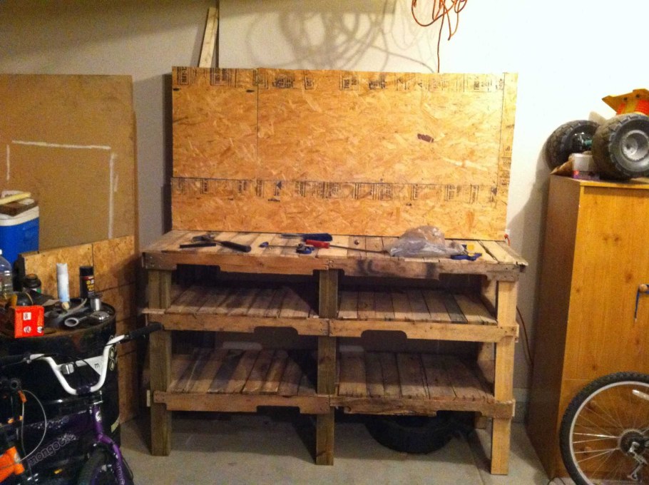 Верстак из поддонов в гараж