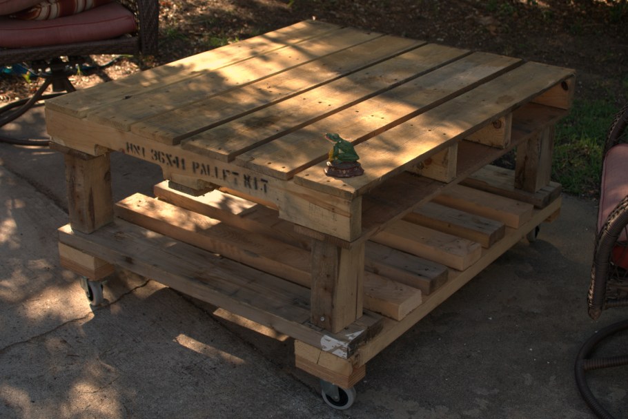 Раскладной стол из поддонов