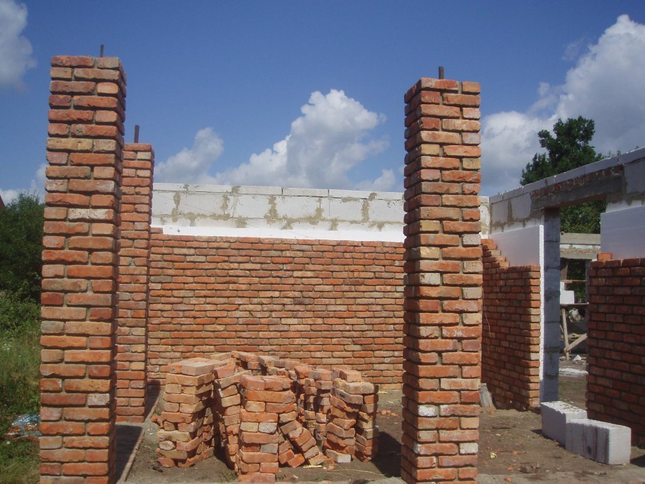 Кирпичный столб 250х250