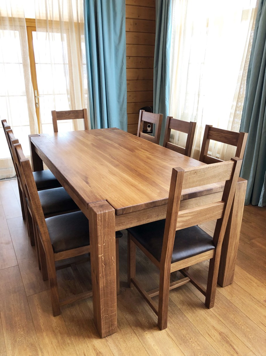 Кухонный стол из массива дерева