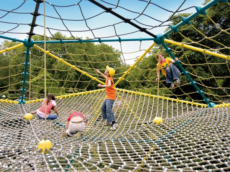 Сетки для детских площадок