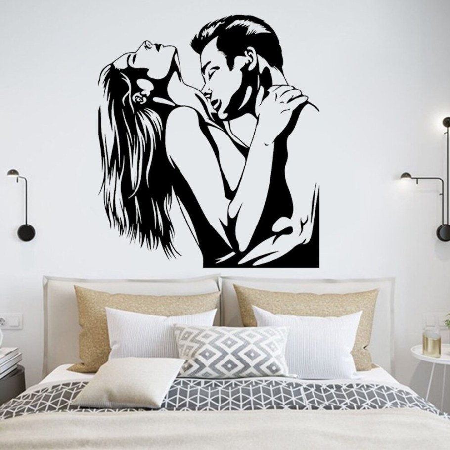 Наклейка на холодильник поцелуй