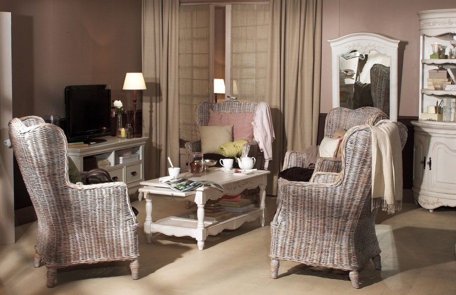 Кресло в гостиную Кантри