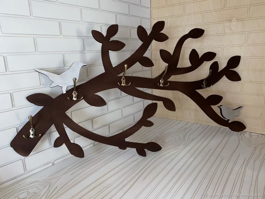 Вешалка дерево