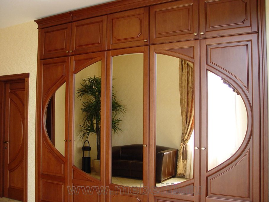 Шкаф купе дерево с зеркалом
