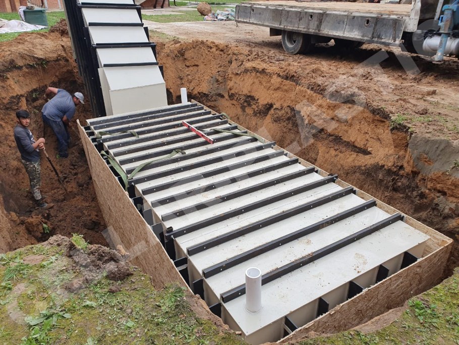 Пластиковый погреб под гаражом