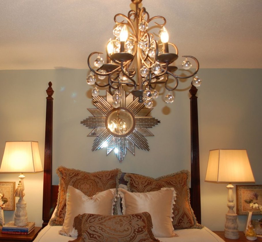 Разноцветная люстра для спальни