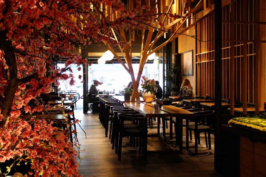 Японский ресторанчик на улице