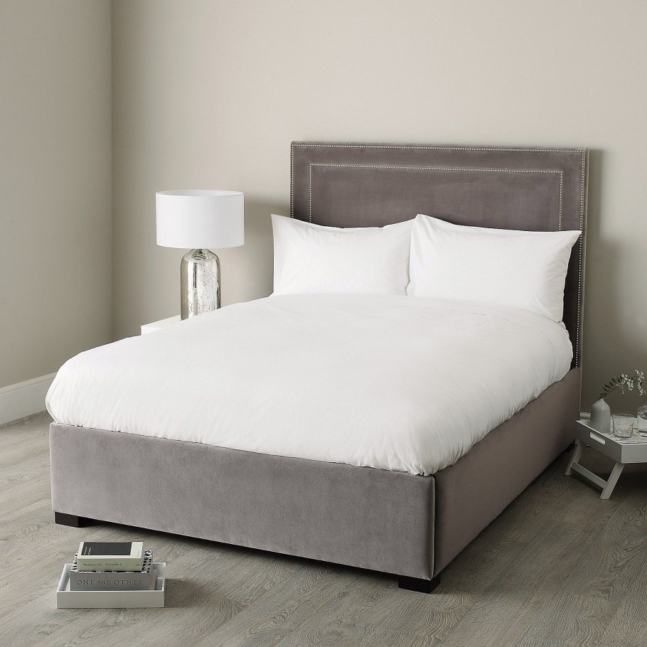 Кровать серый велюр