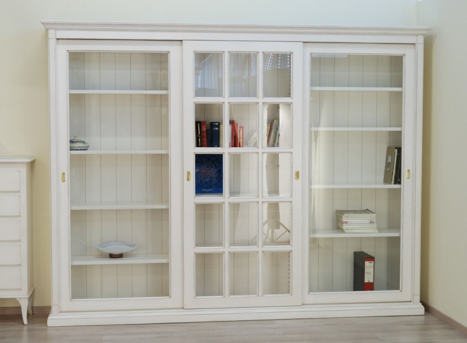 ЛИАТОРП шкаф-витрина черный