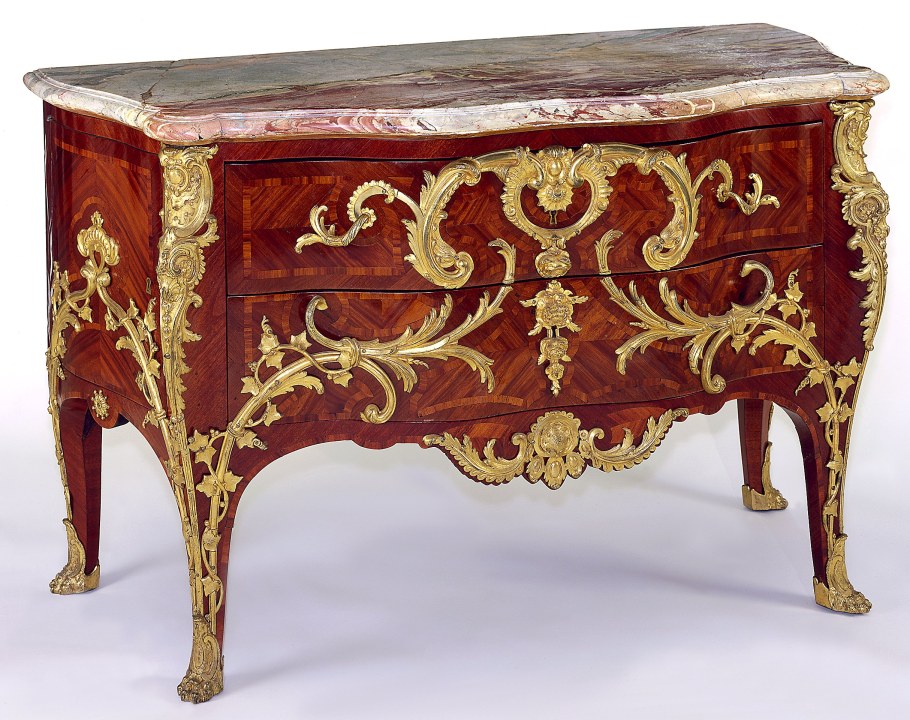 Французская мебель из красного дерева с золотом