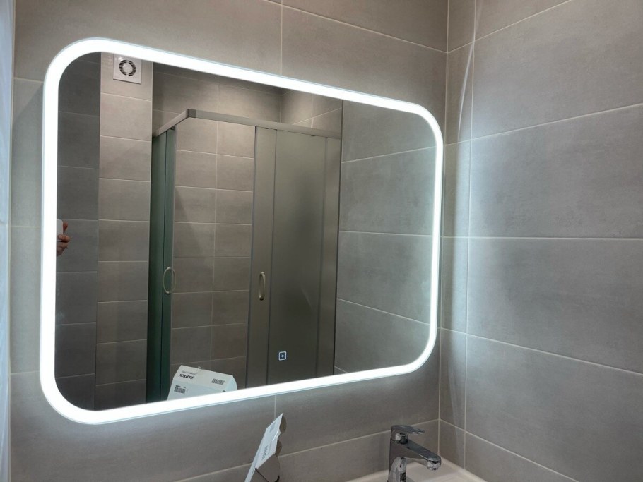 Зеркало demure led 915x685