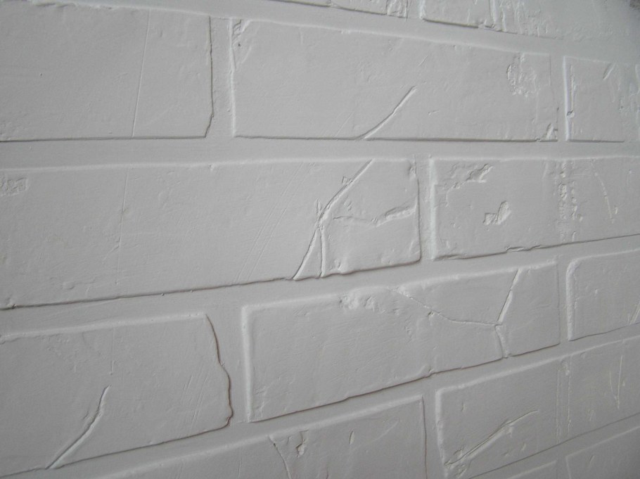 Кирпичики из штукатурки