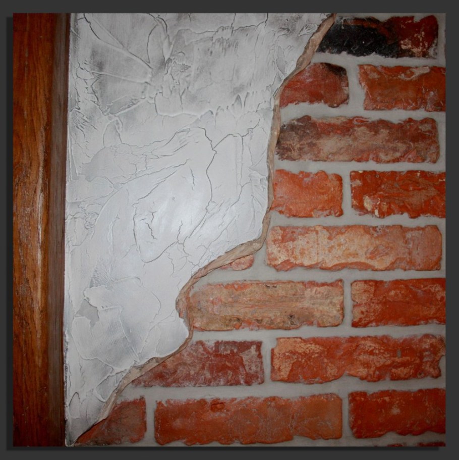 Декоративная штукатурка на кирпичную стену